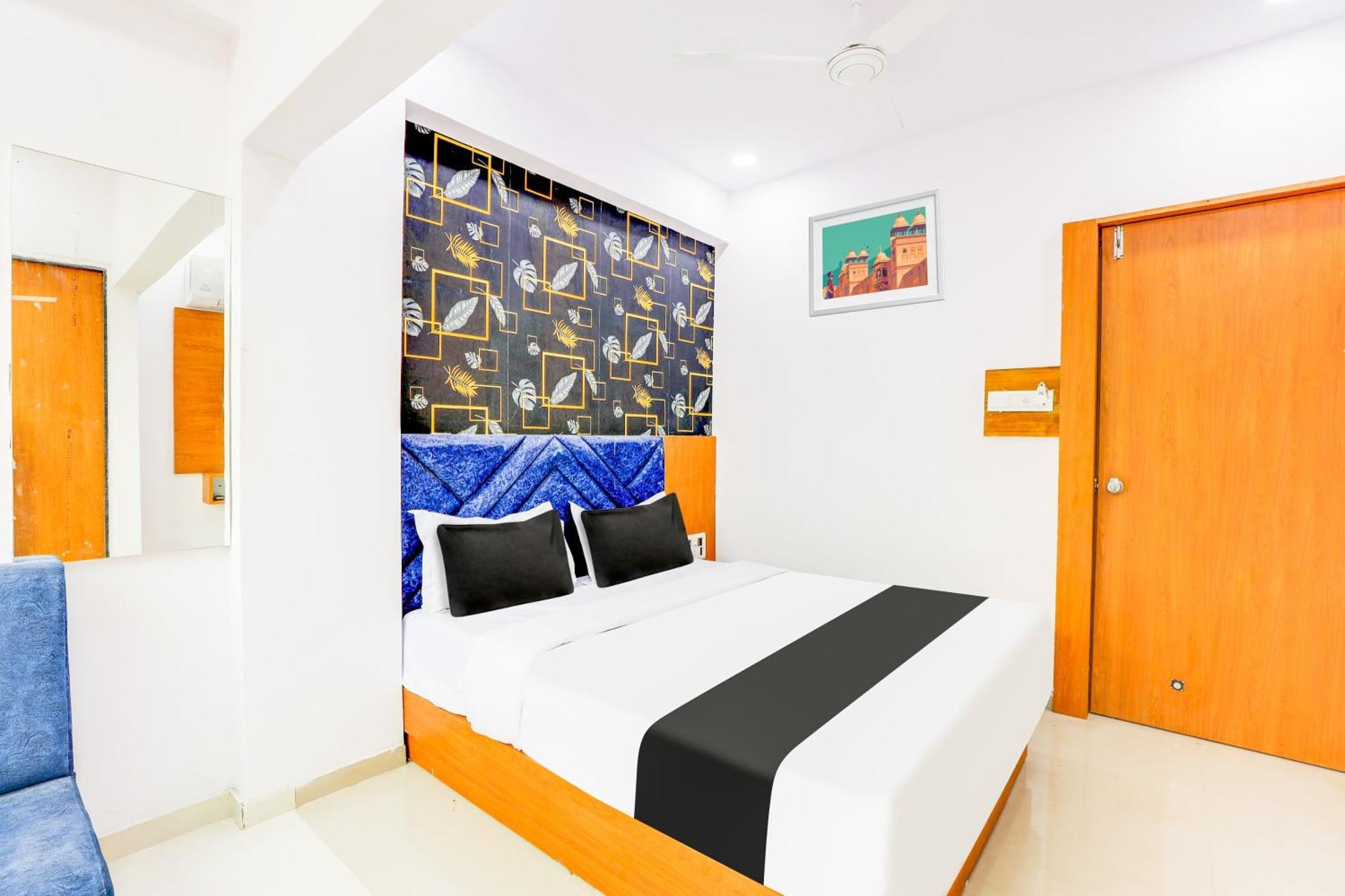 Hotel O Neelkanth Palace Ahmedabad Exterior photo